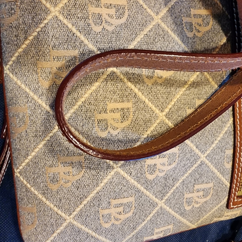 Dooney & Bourke Letter Carrier Crossbody And Wristlet, NWOT - Picture 11 of 11